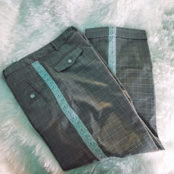 Intuitions Gray Plaid Lace Detail Pants Size 6 NWOT - Picture 2 of 16
